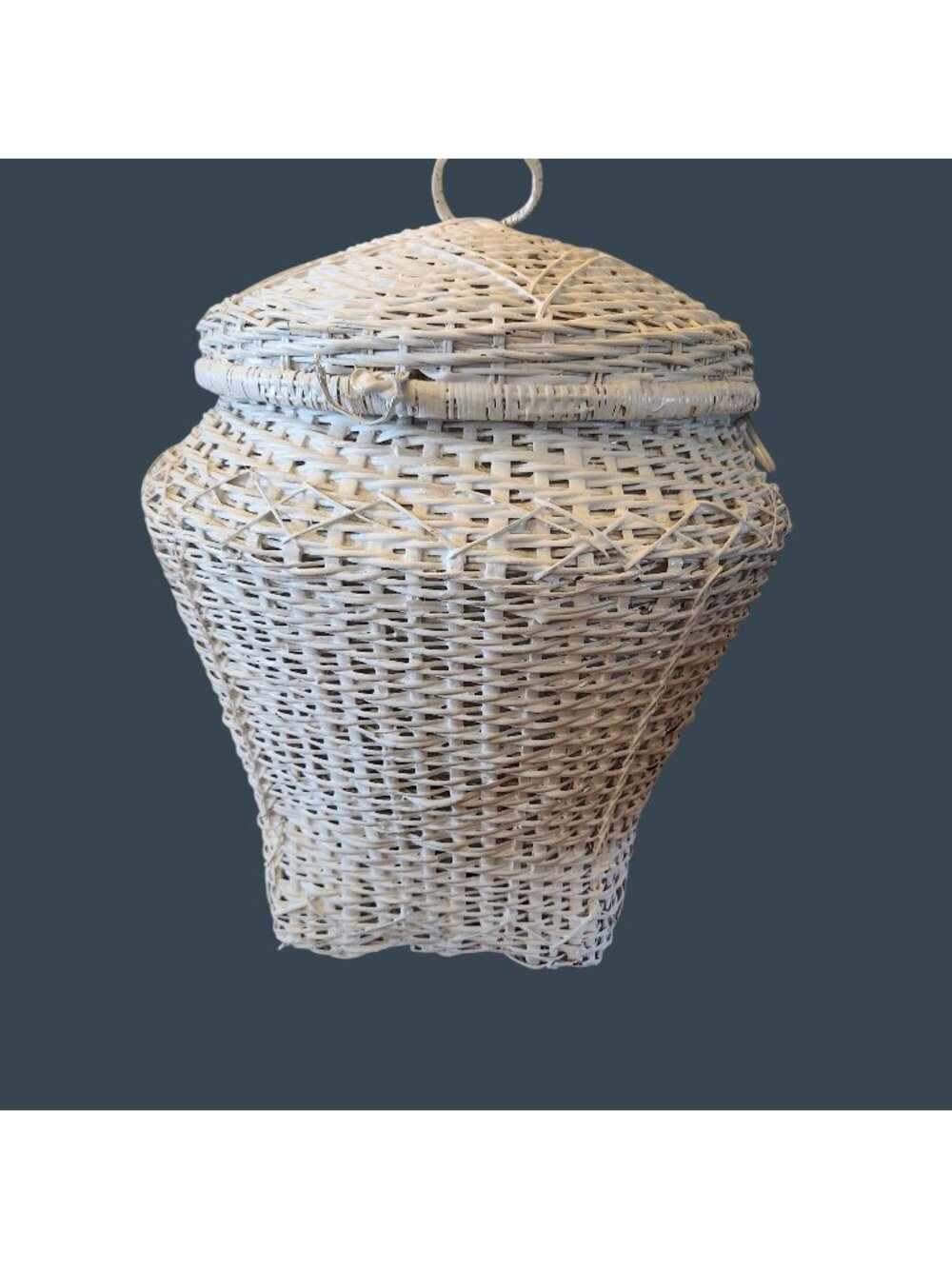 Vintage White Wicker Lidded Storage,Trash Basket with star on top of lid